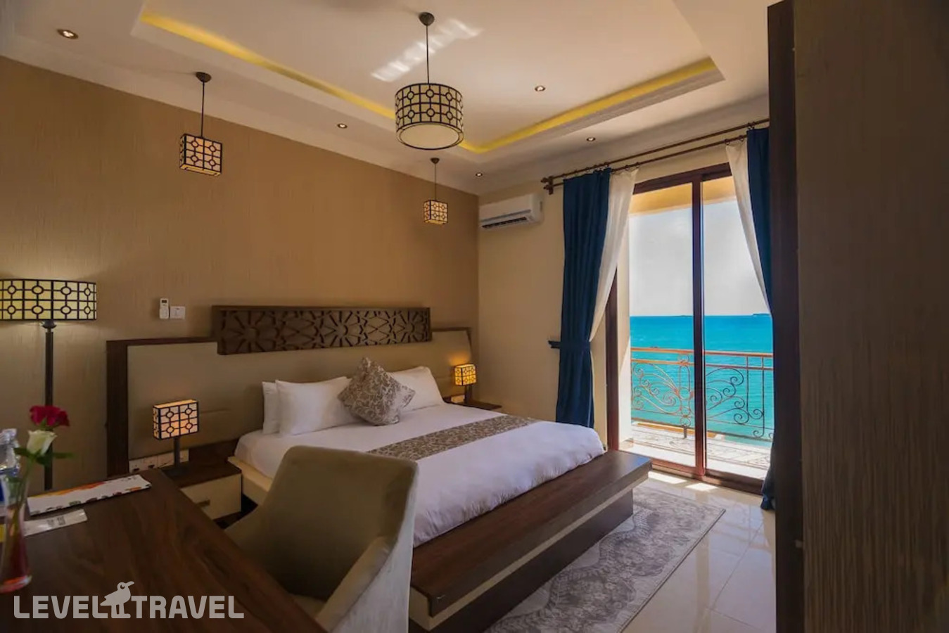 фотографии номера Люкс Grand c 1 комнатой oceanfront отеля Golden Tulip Zanzibar Resort в Танзания(Кибвени) - фото №8