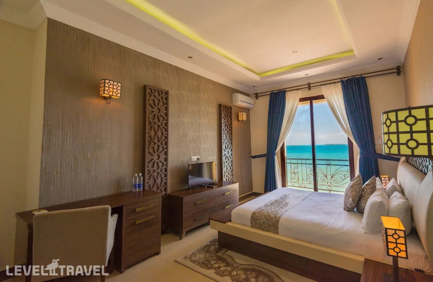 фотографии номера Люкс Grand c 1 комнатой oceanfront отеля Golden Tulip Zanzibar Resort в Танзания(Кибвени) - фото №13