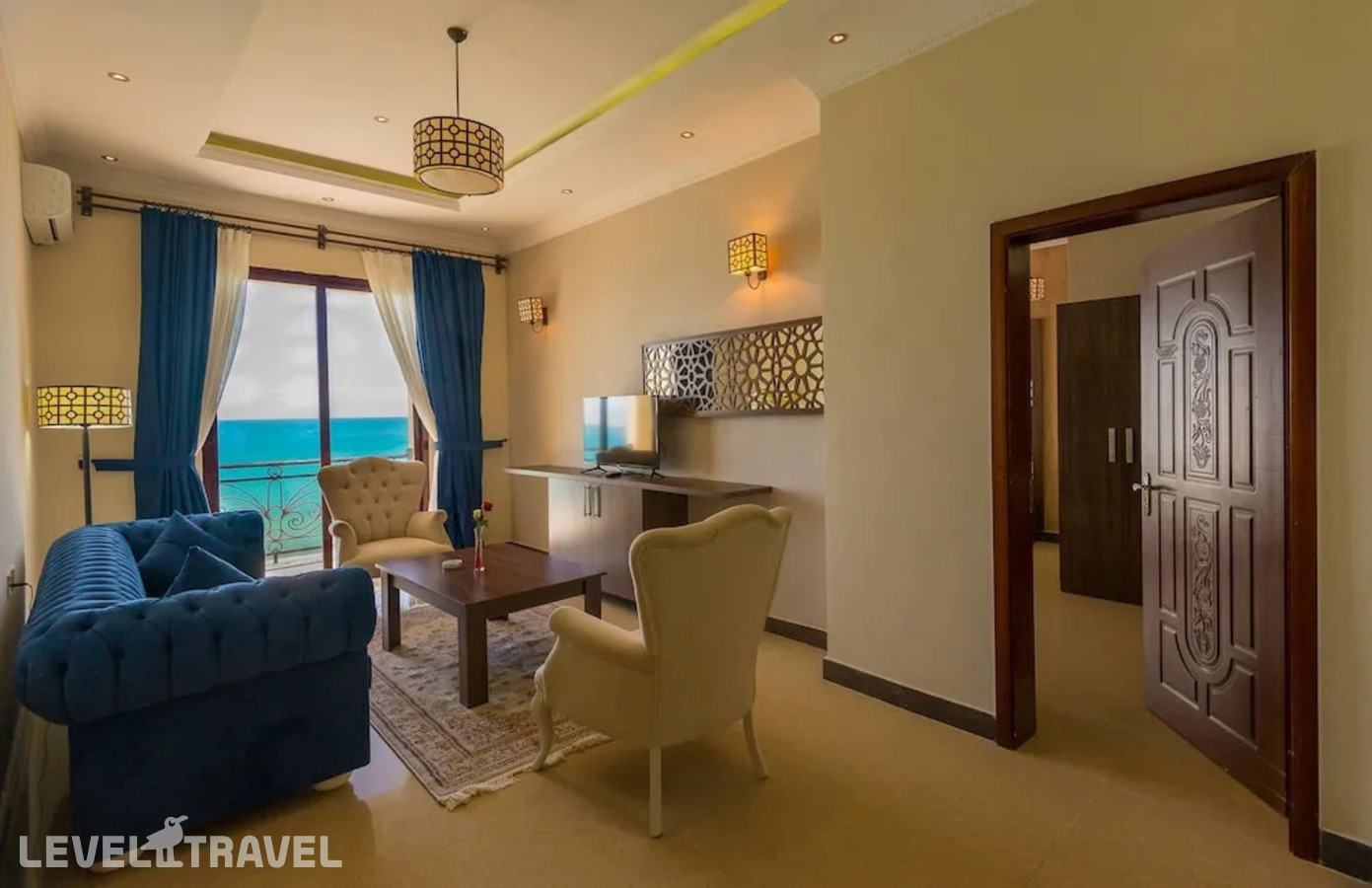 фотографии номера Люкс Grand c 1 комнатой oceanfront отеля Golden Tulip Zanzibar Resort в Танзания(Кибвени) - фото №15