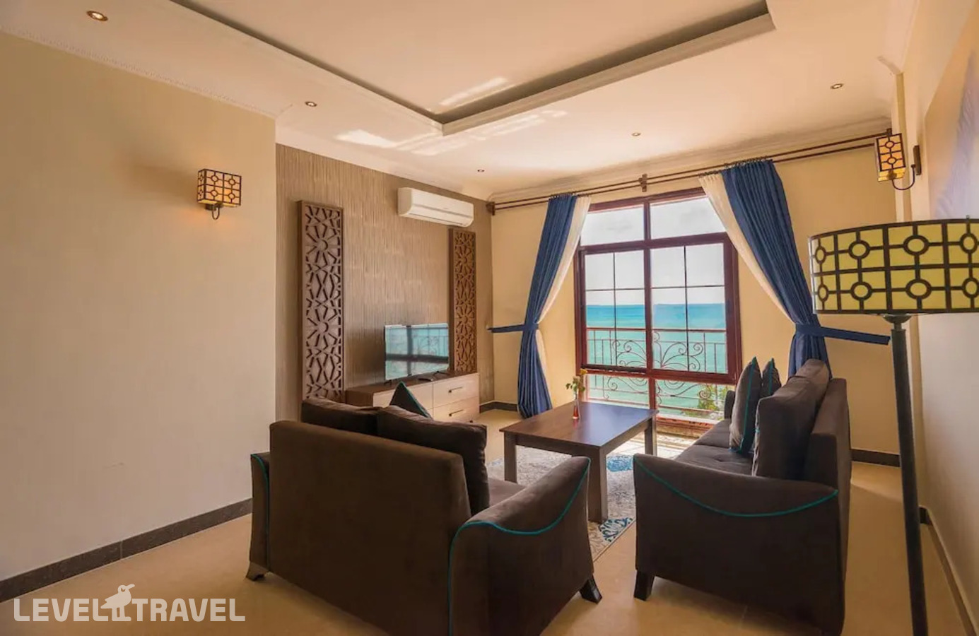 фотографии номера Люкс Grand c 1 комнатой oceanfront отеля Golden Tulip Zanzibar Resort в Танзания(Кибвени) - фото №14