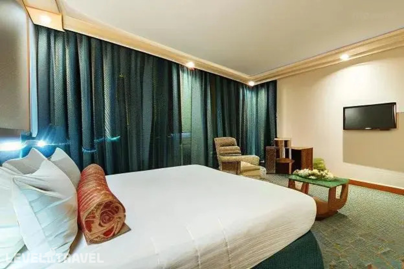 фотографии номера Люкс Royal с 2 комнатами отеля Elite Crystal Hotel в Бахрейн(Манама) - фото №1
