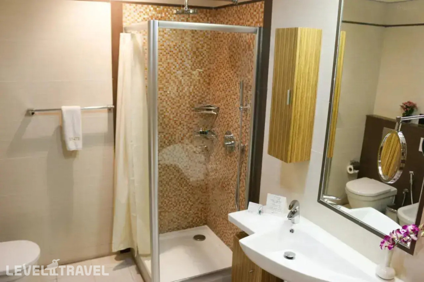 фотографии номера Двухместный люкс Royal c 1 комнатой двуспальная кровать отеля Elite Crystal Hotel в Бахрейн(Манама) - фото №5