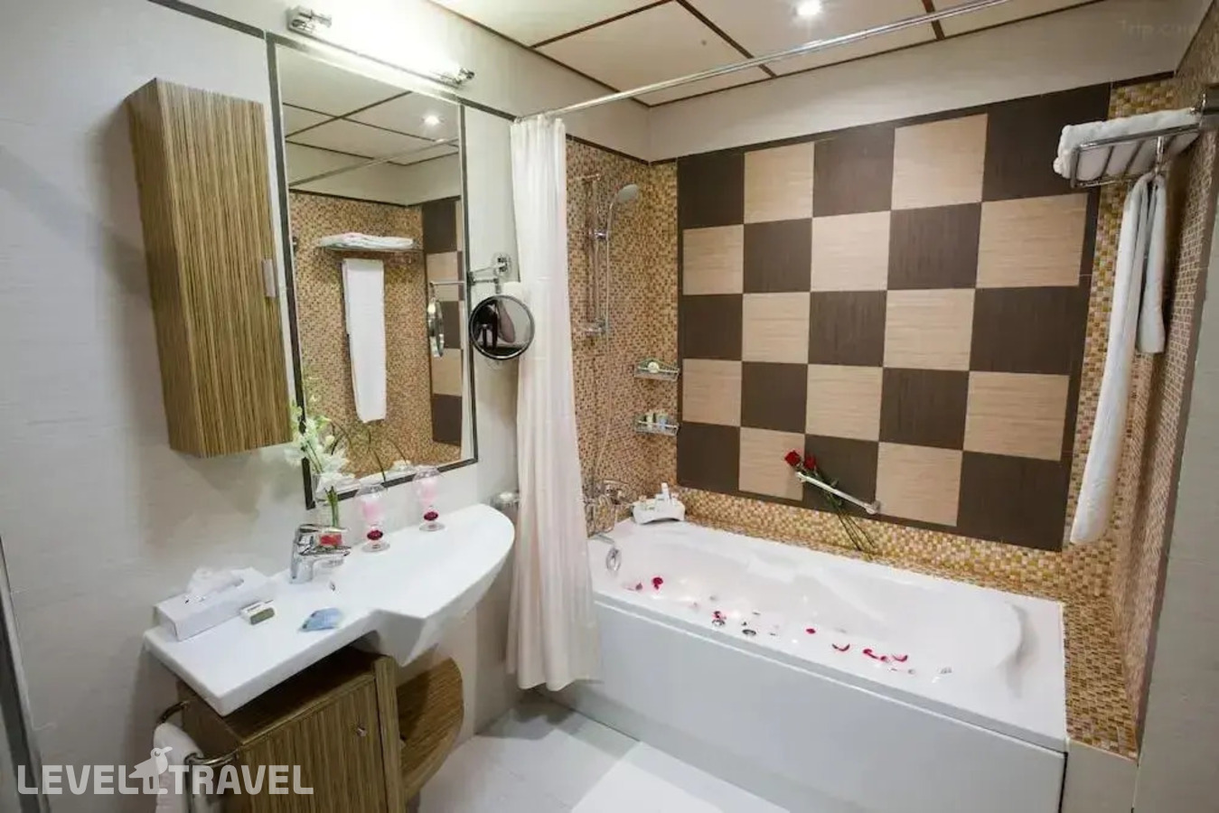 фотографии номера Двухместный люкс Royal c 1 комнатой двуспальная кровать отеля Elite Crystal Hotel в Бахрейн(Манама) - фото №7