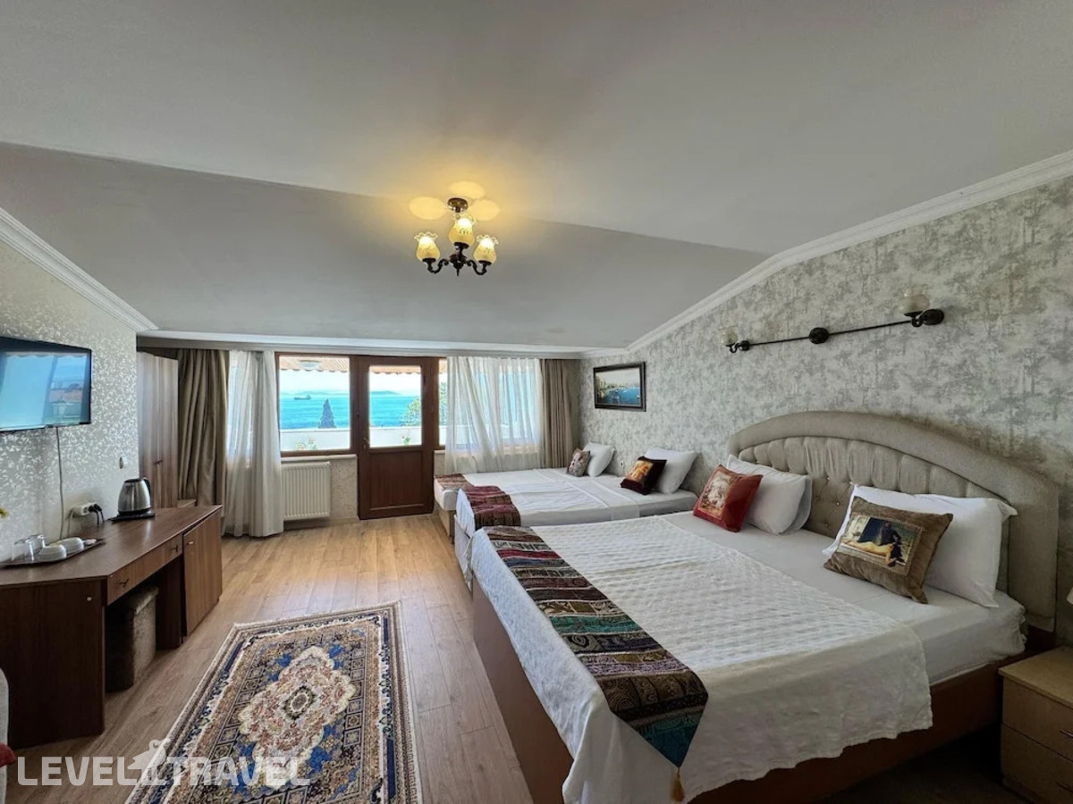 фотографии номера Четырёхместный номер с видом на море отеля Ipekyolu Hotel в Турция(Султанахмет) - фото №1