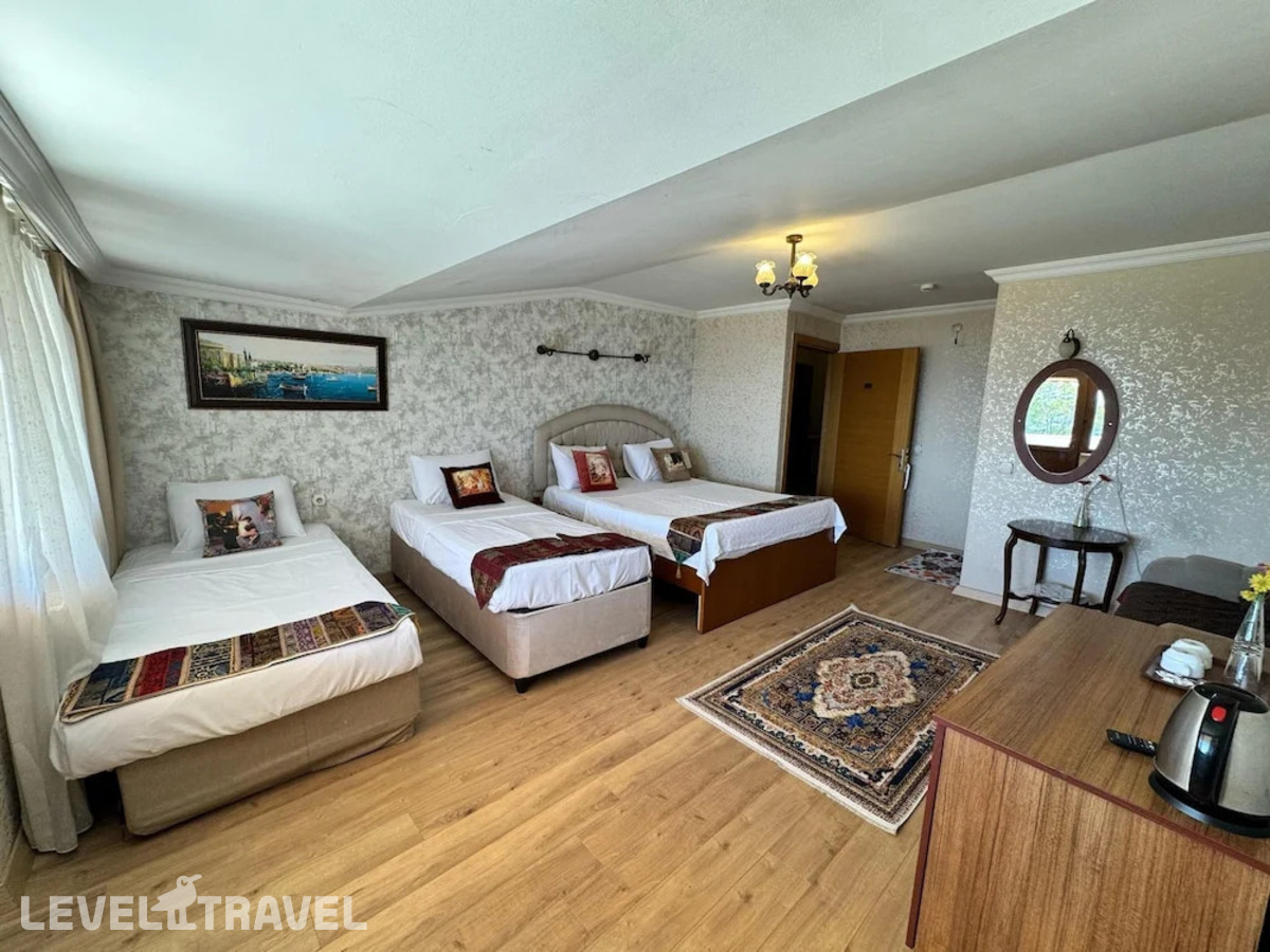 фотографии номера Четырёхместный номер с видом на море отеля Ipekyolu Hotel в Турция(Султанахмет) - фото №2