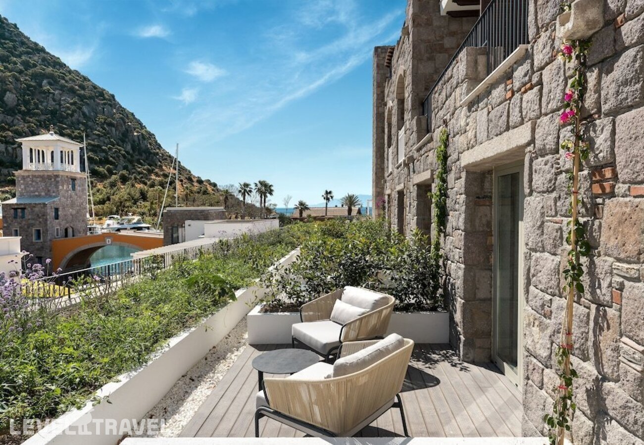 фотографии номера Улучшенный с балконом отеля Radisson Collection Bodrum в Турция(Акьярлар) - фото №6