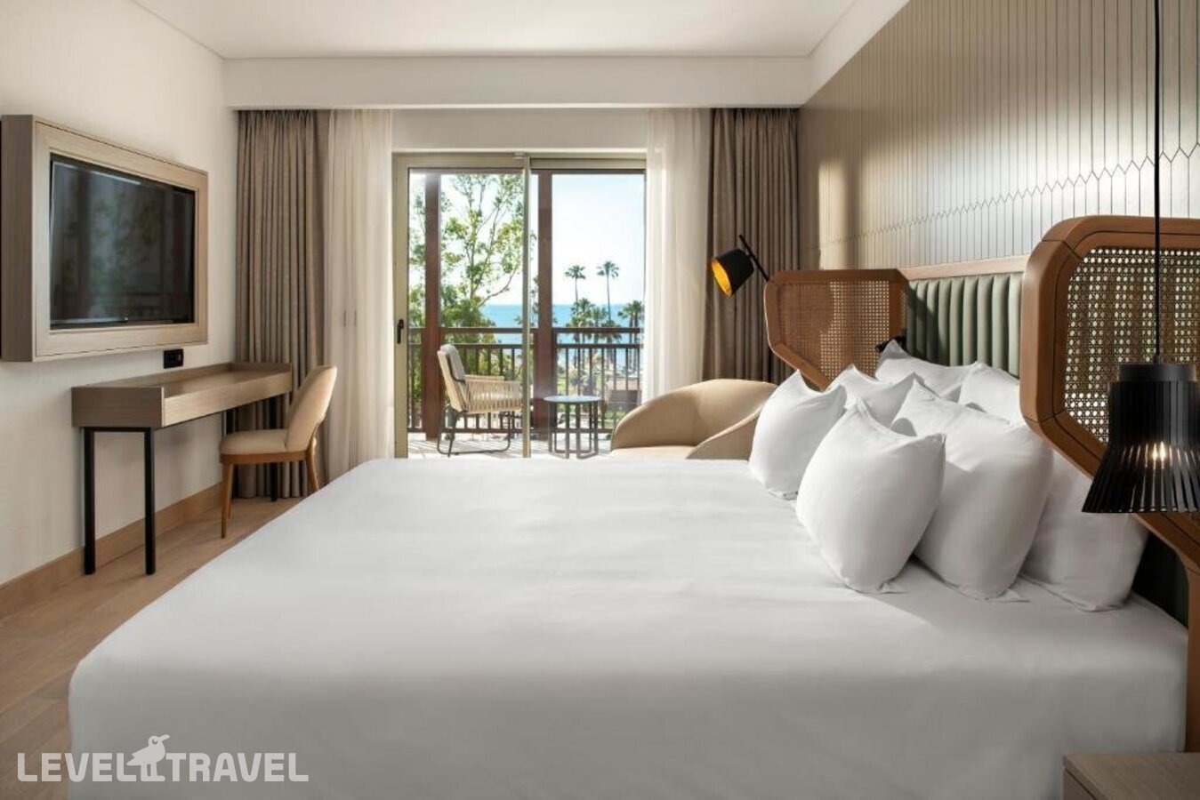 фотографии номера Люкс с видом на море отеля Radisson Collection Bodrum в Турция(Акьярлар) - фото №7