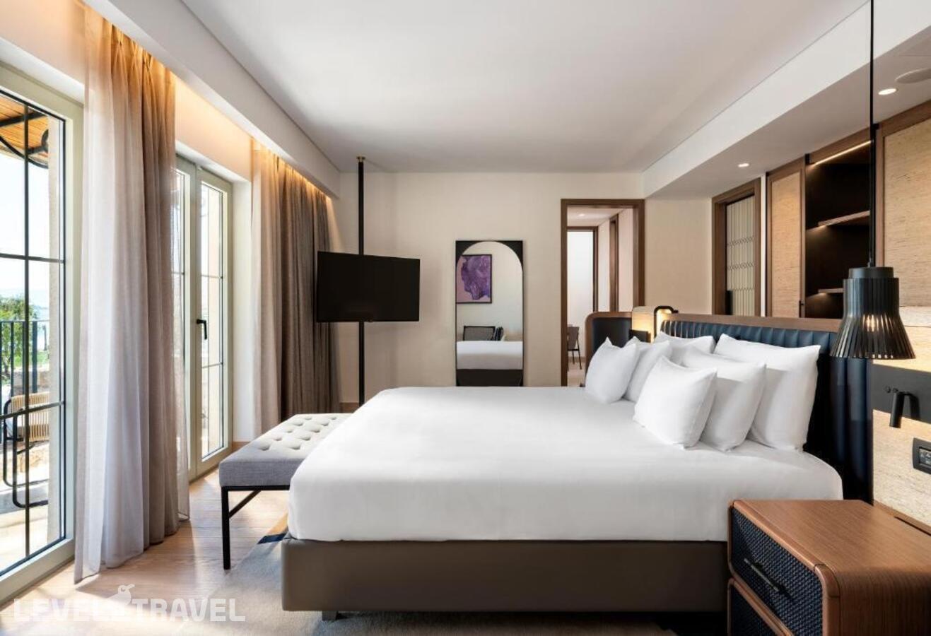 фотографии номера Люкс с видом на море отеля Radisson Collection Bodrum в Турция(Акьярлар) - фото №27