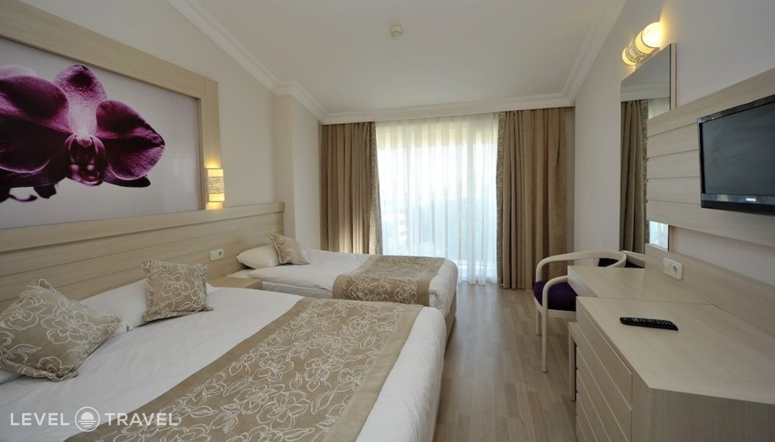 фотографии номера Трехместный Комфорт отеля Seaden Corolla Hotel в Турция(Кумкёй) - фото №6