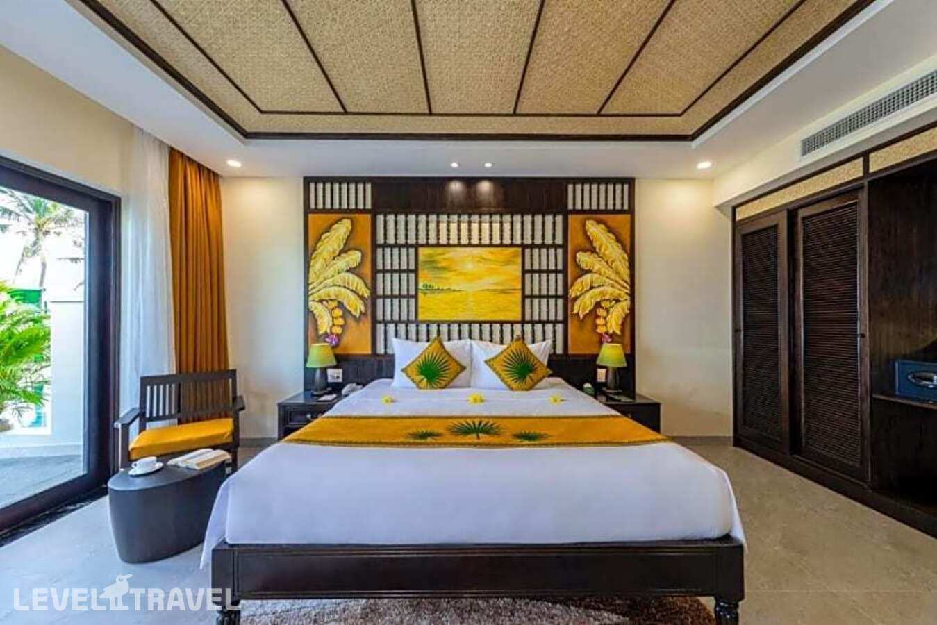 фотографии номера Вилла с 3 комнатами с видом на сад отеля Palm Garden Beach Resort & Spa в Вьетнам(Хойан) - фото №6