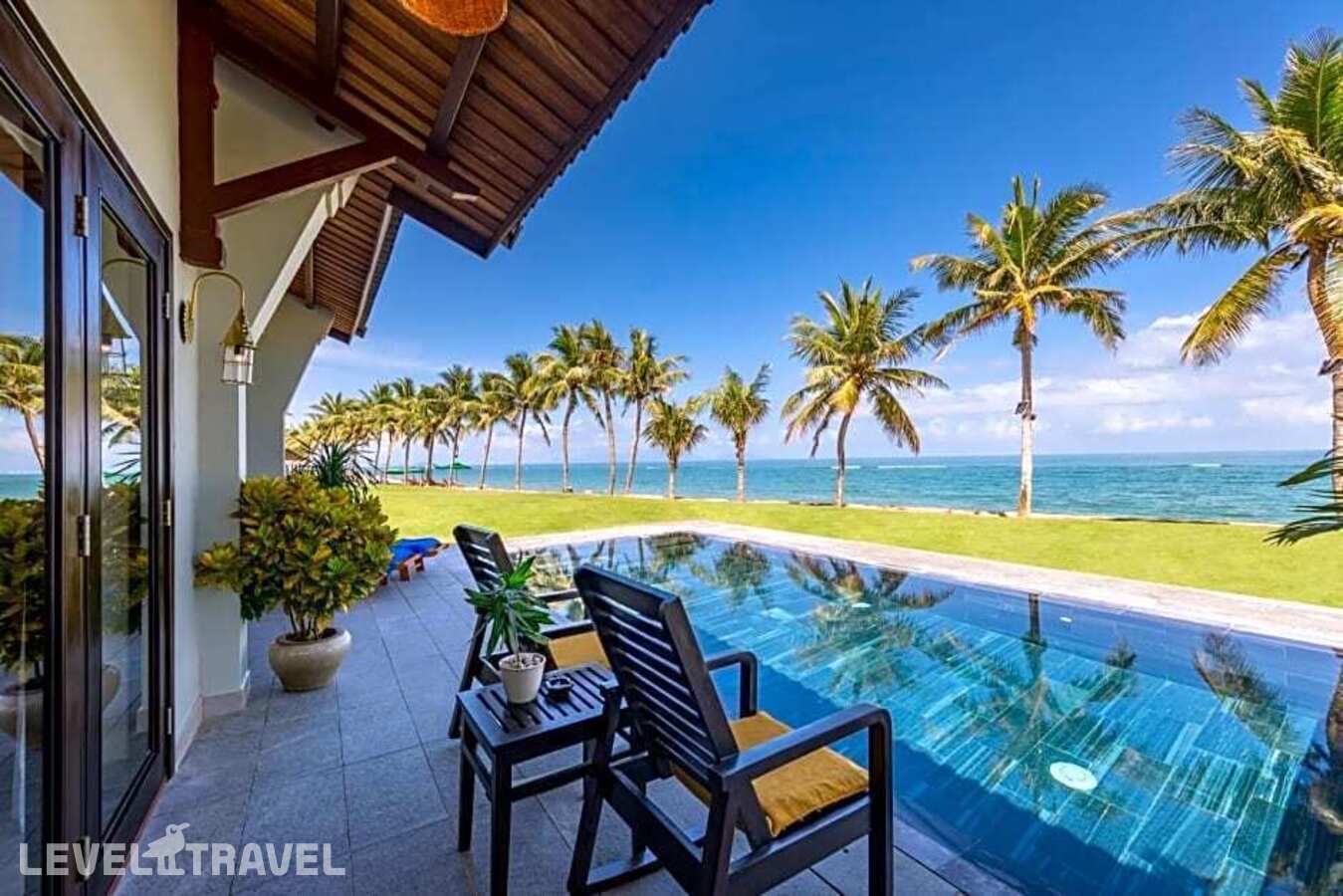фотографии номера Вилла с 3 комнатами с видом на сад отеля Palm Garden Beach Resort & Spa в Вьетнам(Хойан) - фото №2