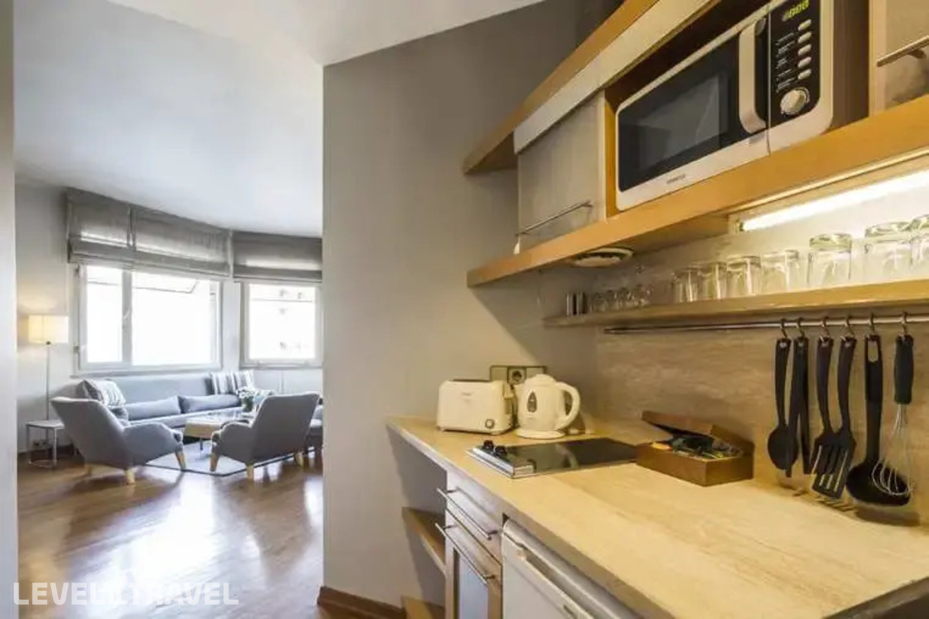 фотографии номера Люкс Avenue с видом на парк Taksim Gezi отеля Taxim Suites Hotel в Турция(Бейоглу) - фото №5