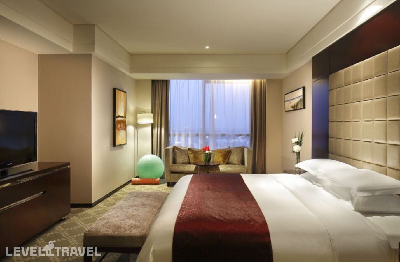 фотографии номера Делюкс Бизнес отеля The Qube Hotel Shanghai Pudong в Китай(Шанхай) - фото №1