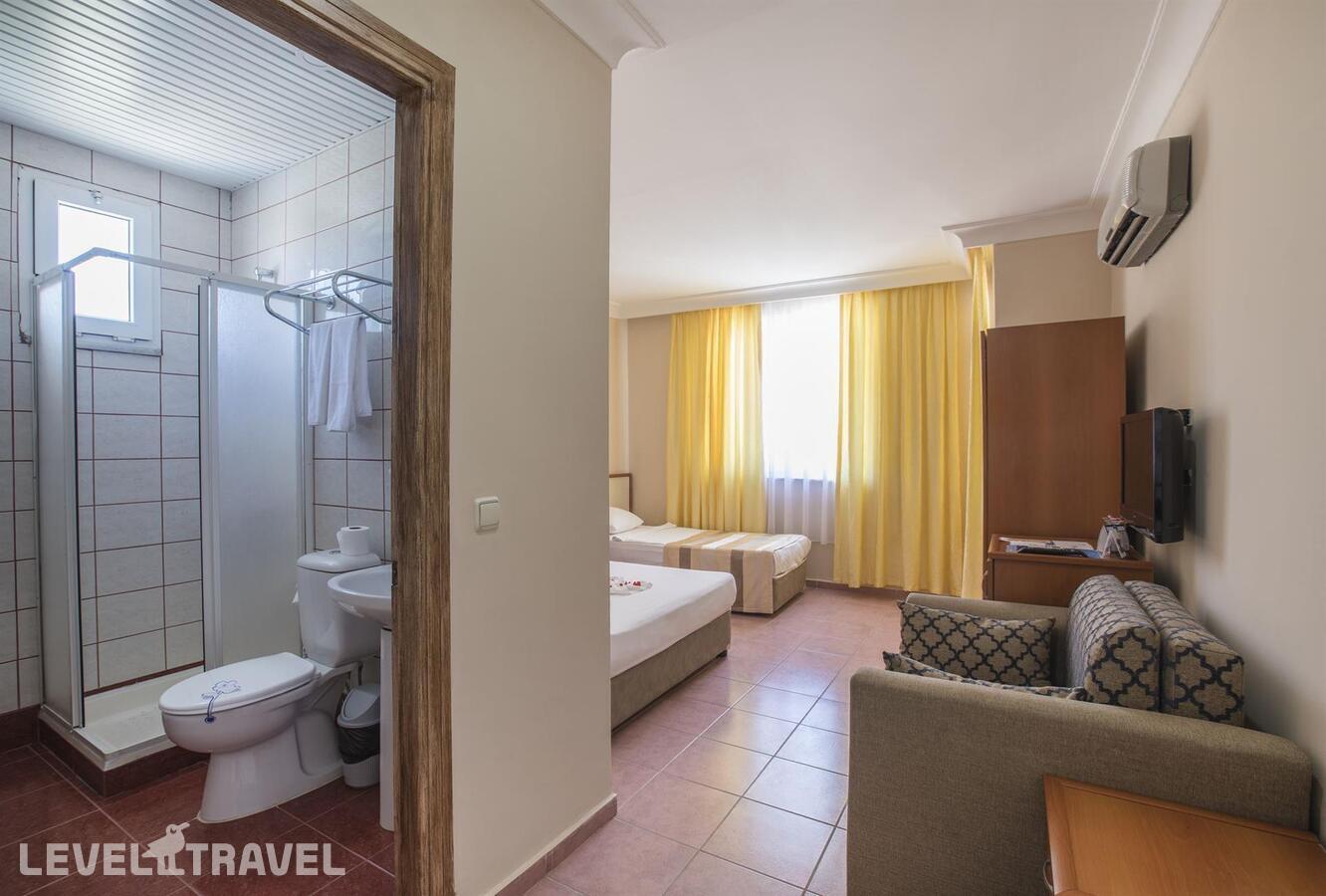 фотографии номера Смежный семейный отеля Club Big Blue Suite Hotel в Турция(Аланья - центр) - фото №2