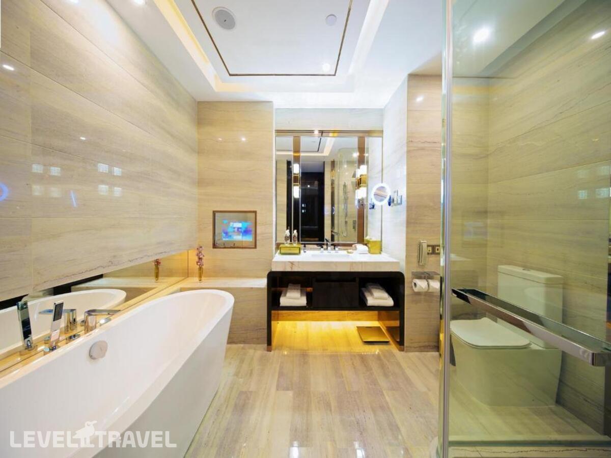 фотографии номера Делюкс (две односпальные кровати) отеля Shanghai Royal Garden Hotel в Китай(Шанхай) - фото №4
