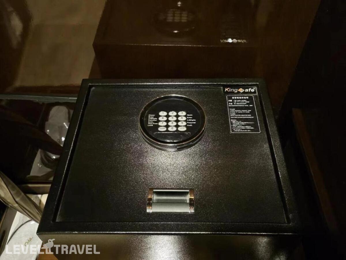 фотографии номера Делюкс с видом на сад (две односпальные кровати) отеля Shanghai Royal Garden Hotel в Китай(Шанхай) - фото №4