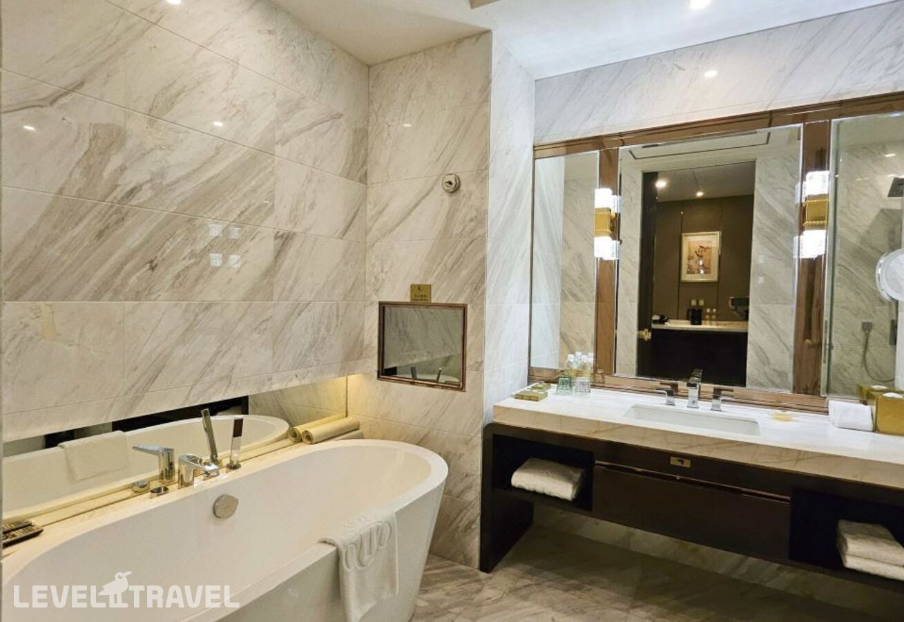 фотографии номера Улучшенный (две односпальные кровати) отеля Shanghai Royal Garden Hotel в Китай(Шанхай) - фото №2