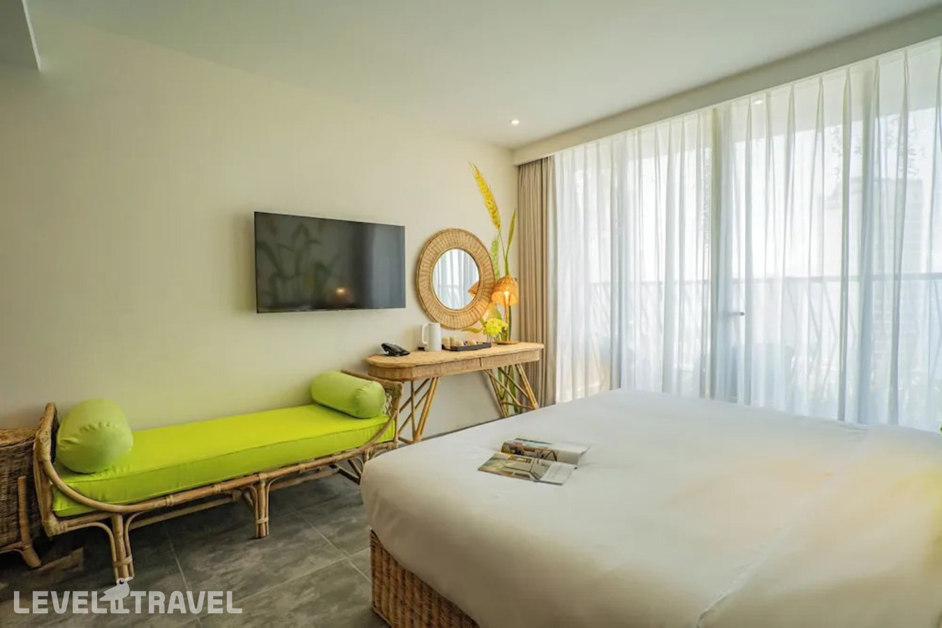 фотографии номера Улучшенный номер отеля The Signature Hotel Nha Trang в Вьетнам(Нячанг) - фото №3