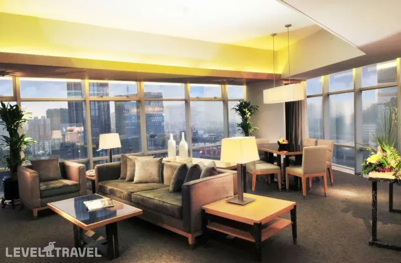 фотографии номера Люкс роскошный отеля Jianguo Hotel Guangzhou в Китай(Гуанчжоу) - фото №2