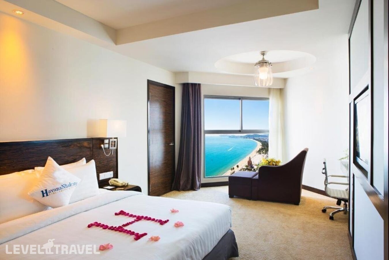 фотографии номера Семейный с видом на океан отеля Premier Havana Nha Trang Hotel (Ex.Best Western Premier Havana) в Вьетнам(Нячанг) - фото №3