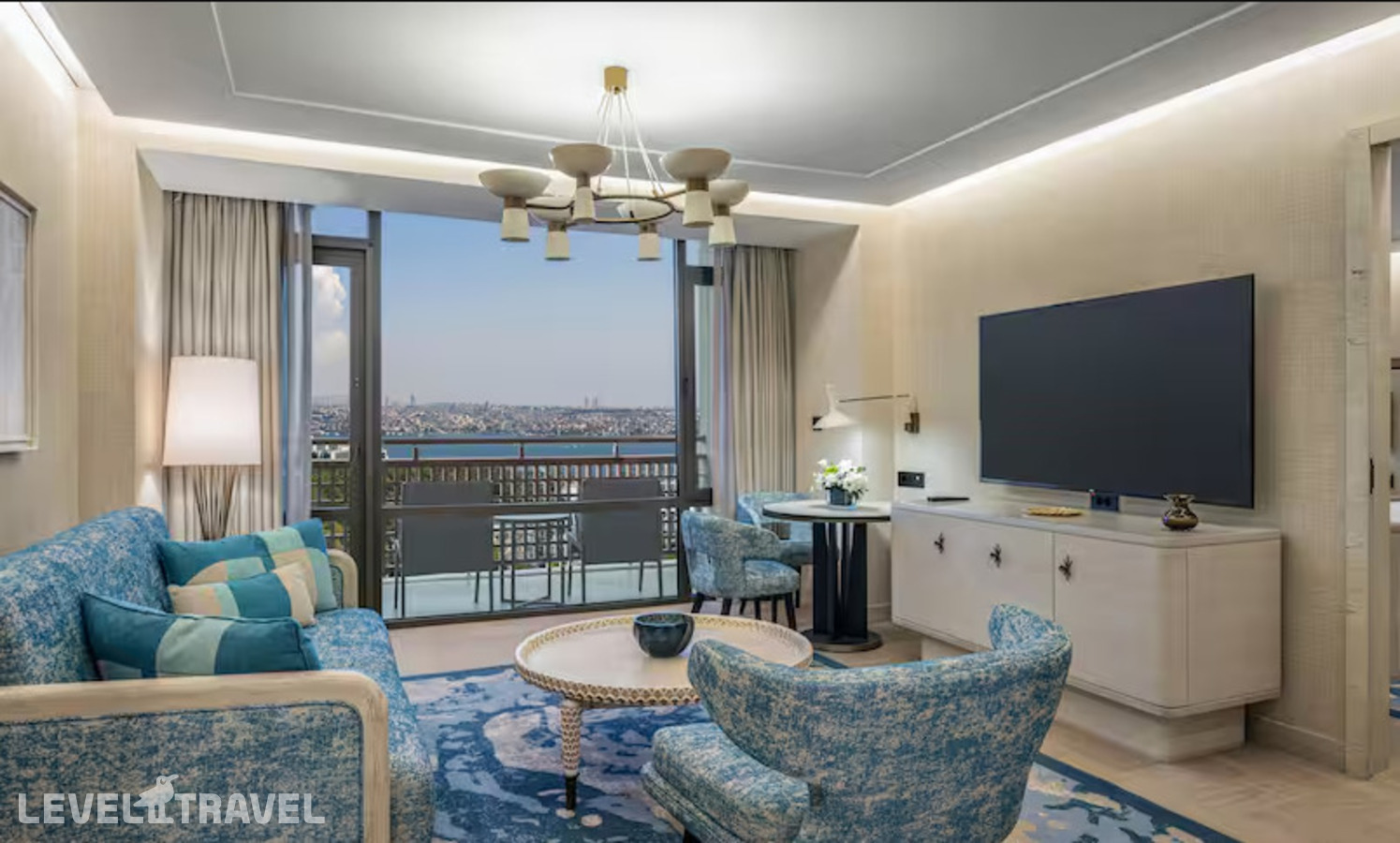 фотографии номера Люкс отеля Hilton Istanbul Bosphorus Hotel в Турция(Шишли) - фото №1