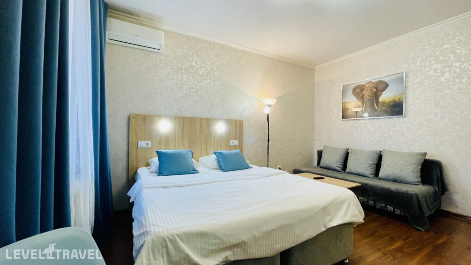 фотографии номера Двухместные апартаменты Comfort с балконом двуспальная кровать отеля Волшебный край на улице Менделеева в Россия(Уфа) - фото №4