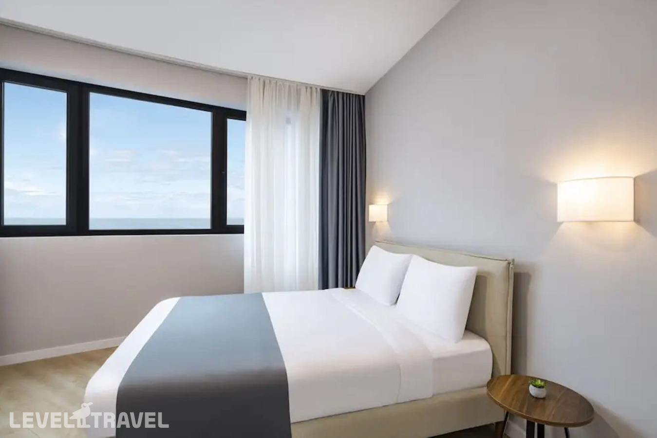 фотографии номера Улучшенные апартаменты отеля Steps Batumi Hotel & Suites в Грузия(Батуми) - фото №3