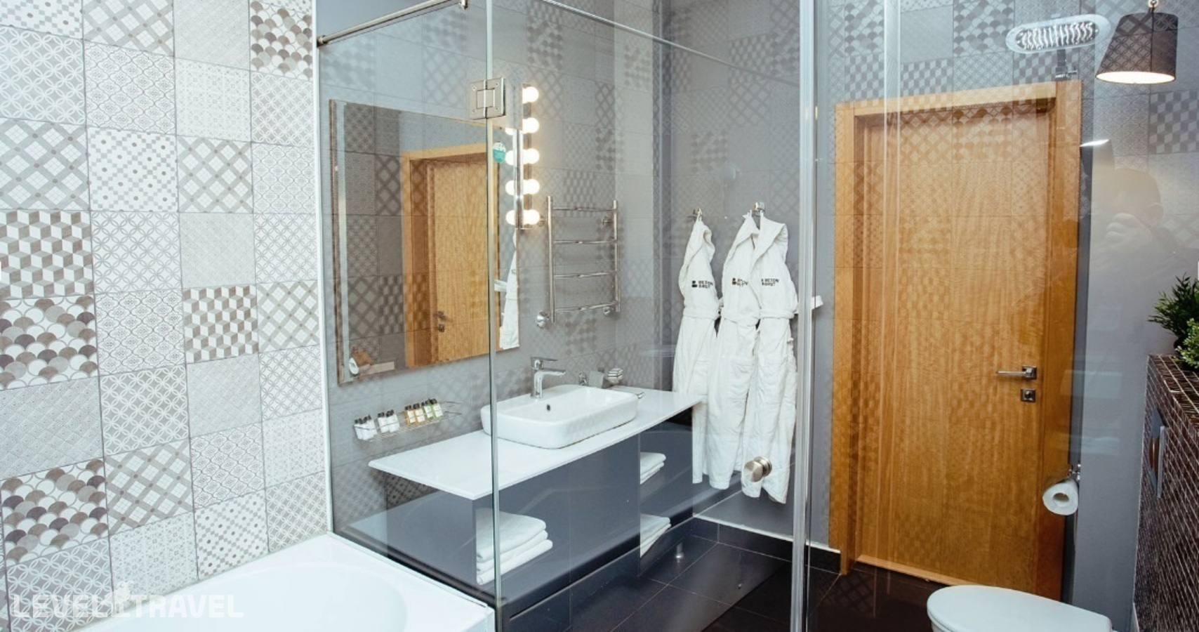фотографии номера Люкс панорамный отеля Beton Brut All Inclusive & Spa Anapa Miracleon в Россия(Анапа-центр) - фото №6