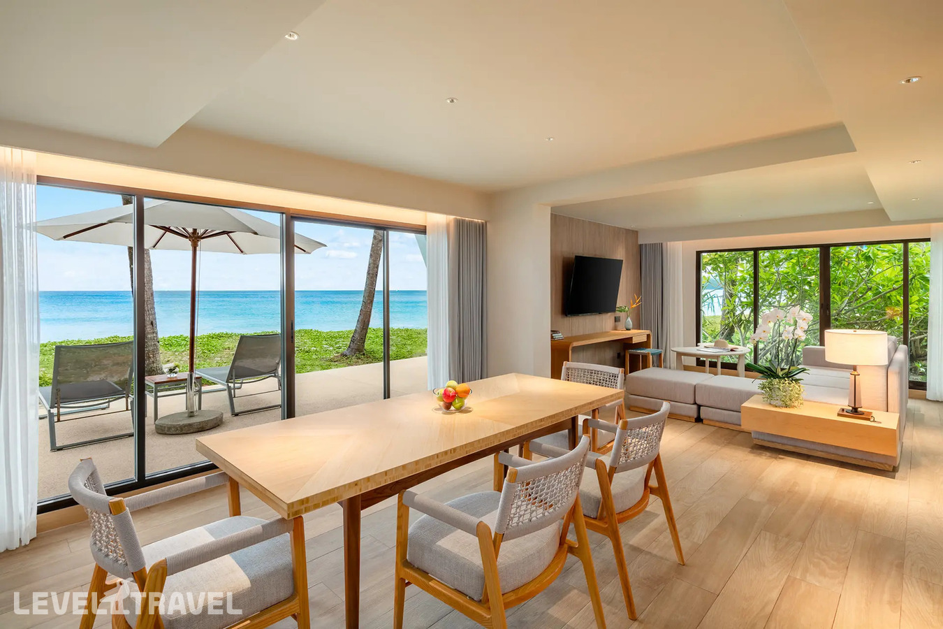 фотографии номера Люкс пляжный отеля Saii Laguna Phuket (Ex. Outrigger Laguna Phuket Beach Resort) в Таиланд(Банг Тао Бич) - фото №7