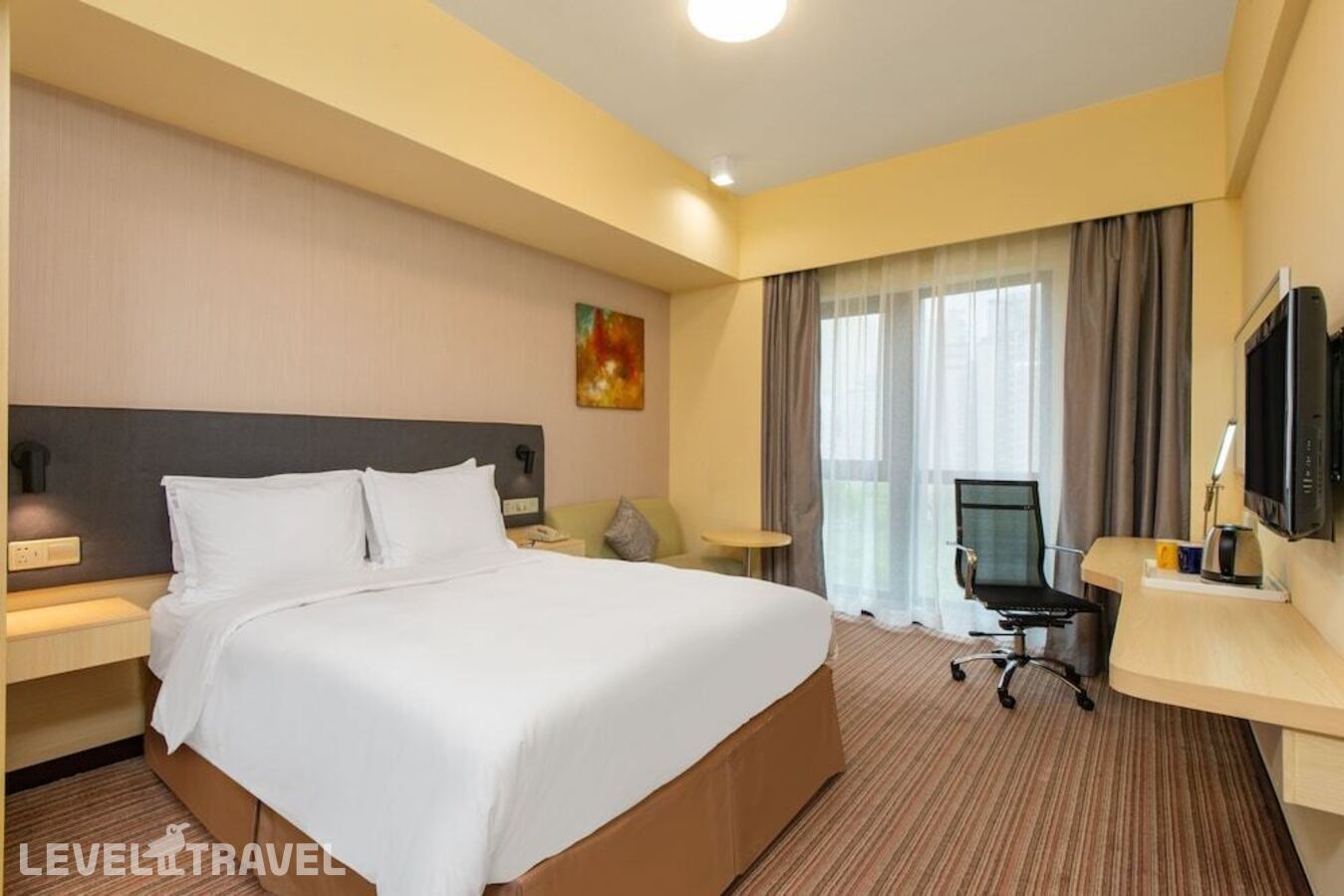 фотографии номера Улучшенный номер отеля Holiday Inn Express Putuo Shanghai в Китай(Шанхай) - фото №4