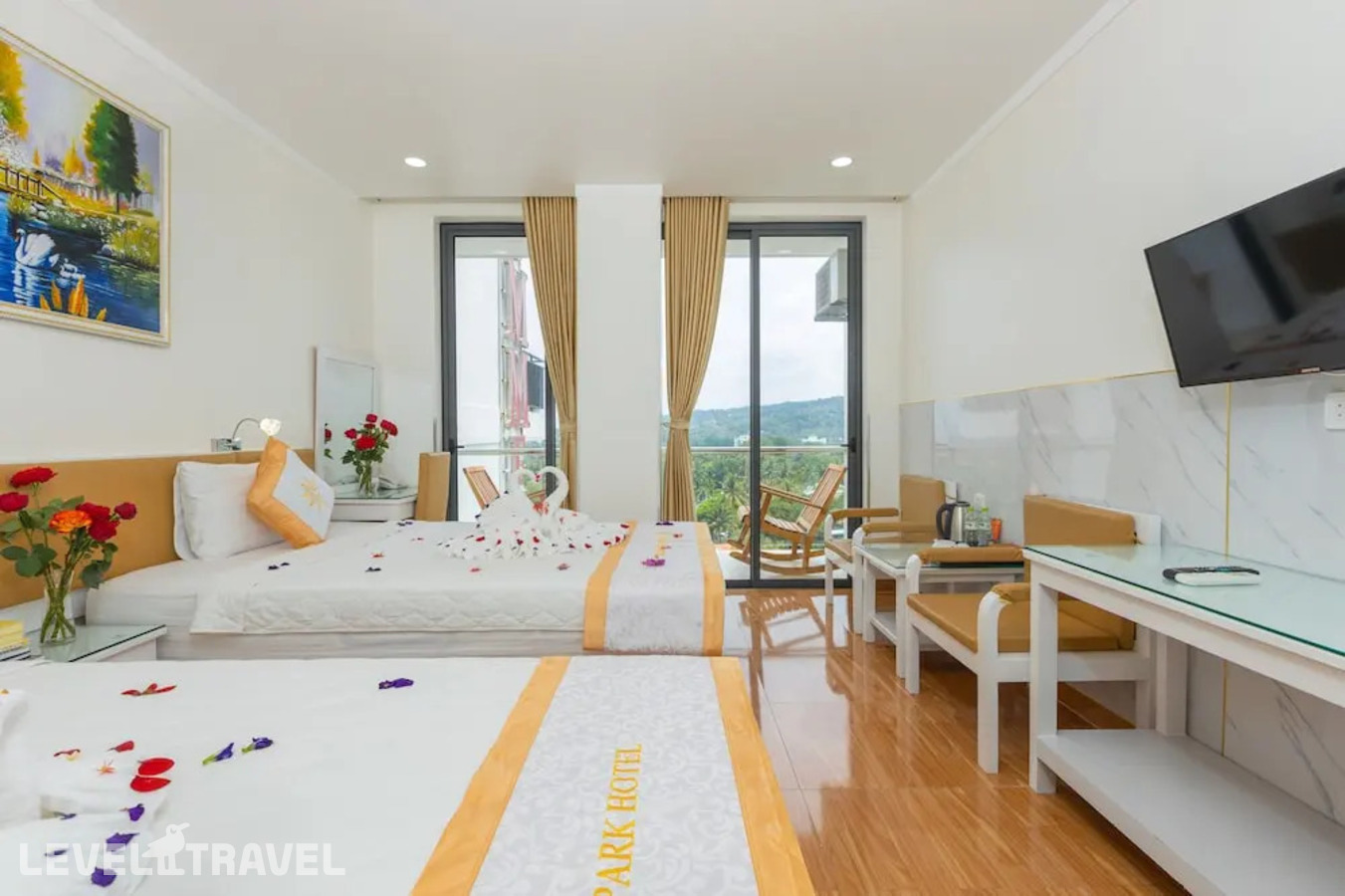 фотографии номера Улучшенный (две односпальные кровати) отеля Home Park Hotel Phu Quoc в Вьетнам(Фукуок) - фото №9