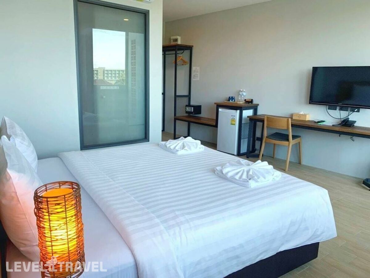 фотографии номера Улучшенный номер отеля Atom Phuket Hotel в Таиланд(Най Янг Бич) - фото №2