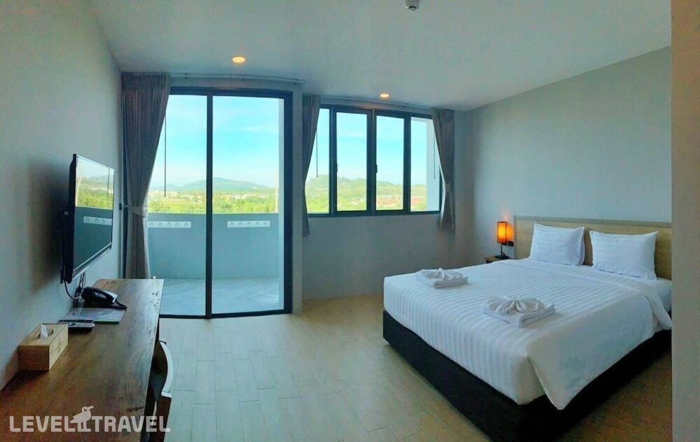 фотографии номера Улучшенный номер отеля Atom Phuket Hotel в Таиланд(Най Янг Бич) - фото №11