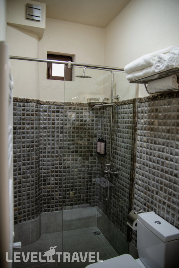 фотографии номера Полулюкс (две односпальные кровати) отеля Kazma Boutique Hotel в Грузия(Тбилиси) - фото №7