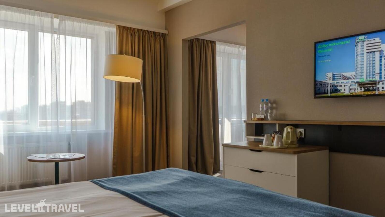 фотографии номера Делюкс отеля Московские Ворота (Бывш. Holiday Inn Московские Ворота) в Россия(Московский район) - фото №3