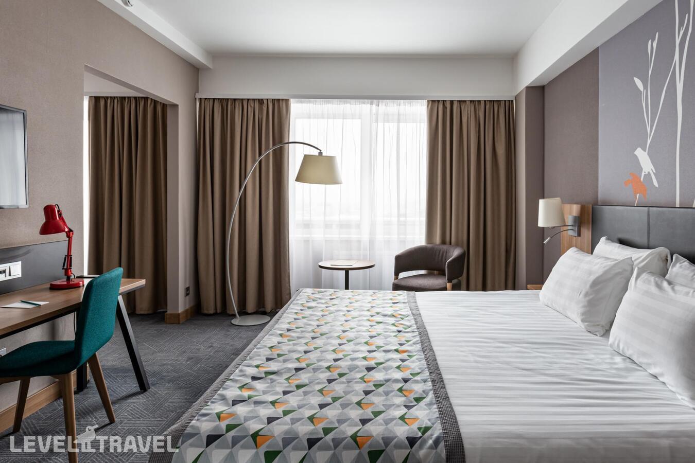 фотографии номера Делюкс отеля Московские Ворота (Бывш. Holiday Inn Московские Ворота) в Россия(Московский район) - фото №9