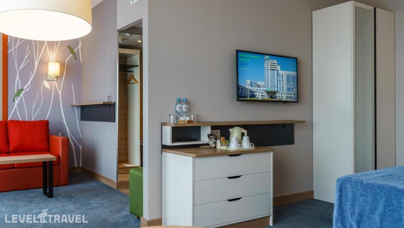 фотографии номера Делюкс отеля Московские Ворота (Бывш. Holiday Inn Московские Ворота) в Россия(Московский район) - фото №6