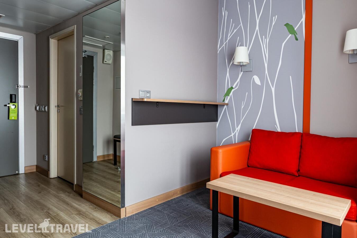 фотографии номера Делюкс отеля Московские Ворота (Бывш. Holiday Inn Московские Ворота) в Россия(Московский район) - фото №11