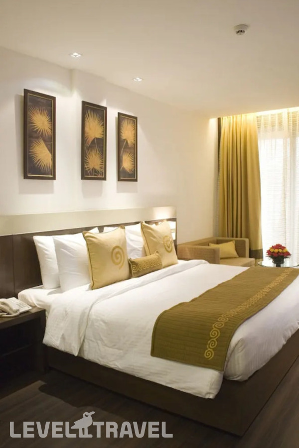 фотографии номера Клубный номер отеля Shervani Nehru Palace Hotel в Индия(Нью-Дели) - фото №4