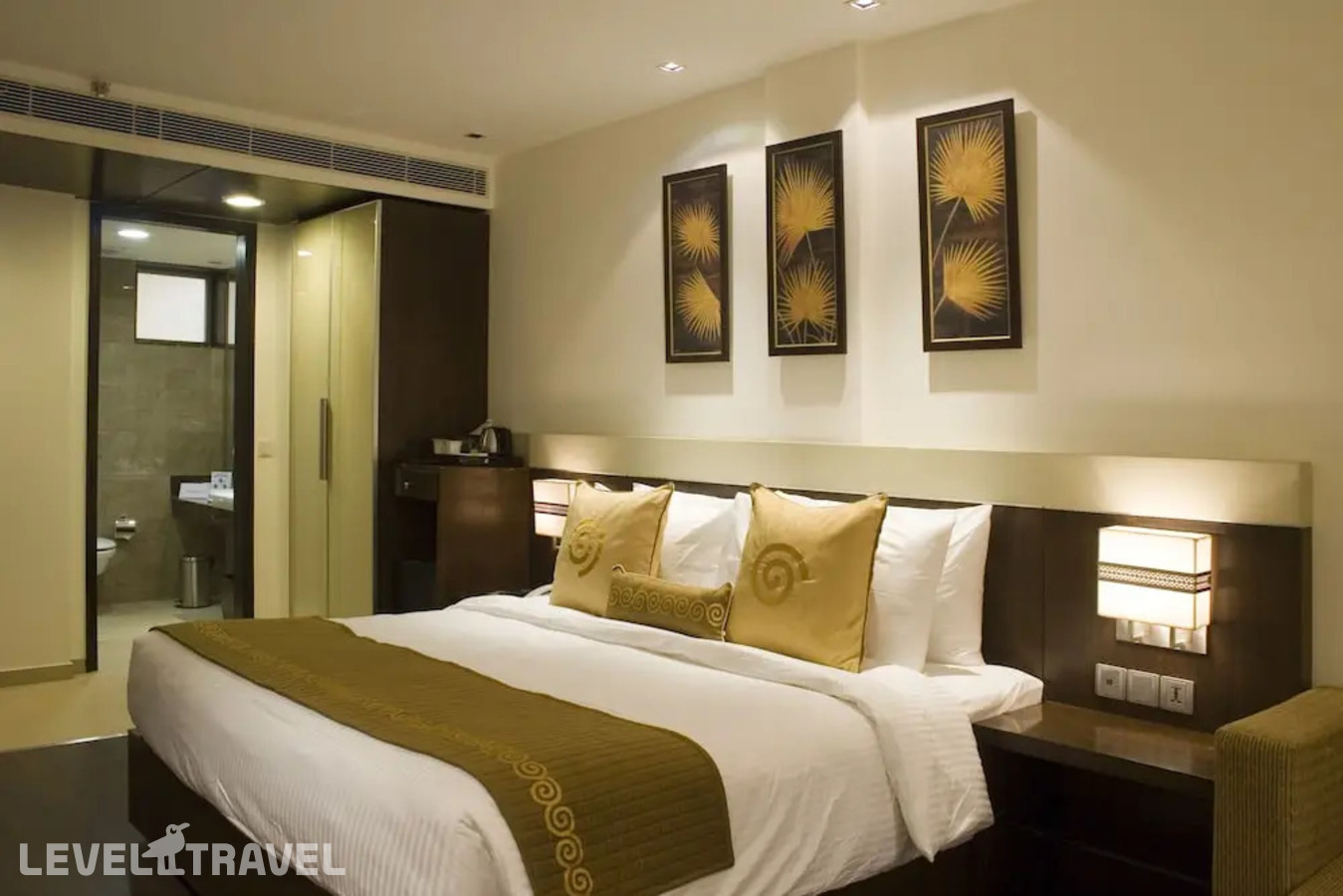 фотографии номера Клубный номер отеля Shervani Nehru Palace Hotel в Индия(Нью-Дели) - фото №7