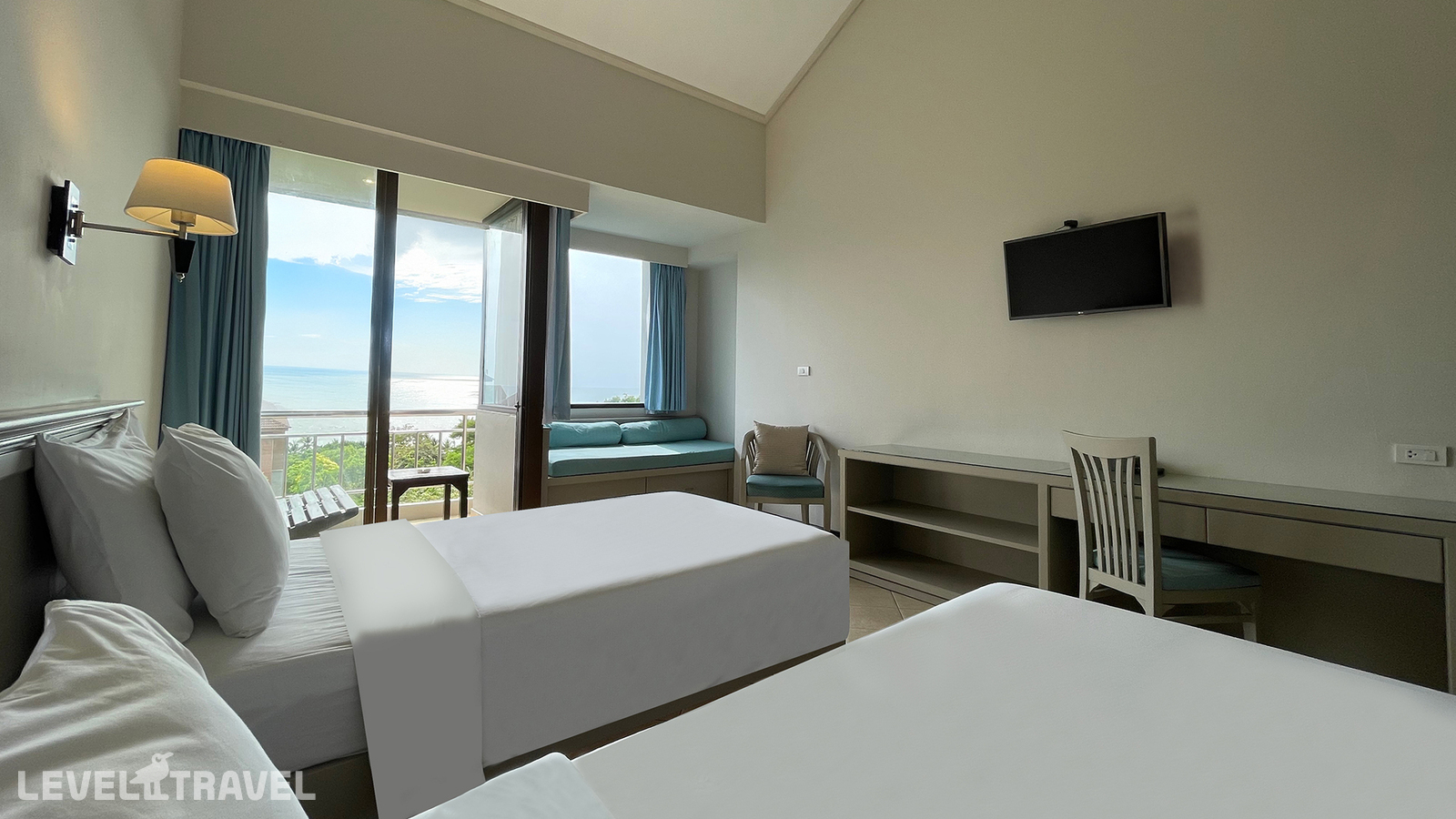 фотографии номера Улучшенный с видом на бассейн отеля Pinnacle Grand Na Jomtien Resort & Beach Club (Ex. Pinnacle Grand Jomtien Resort) в Таиланд(Джомтьен) - фото №2