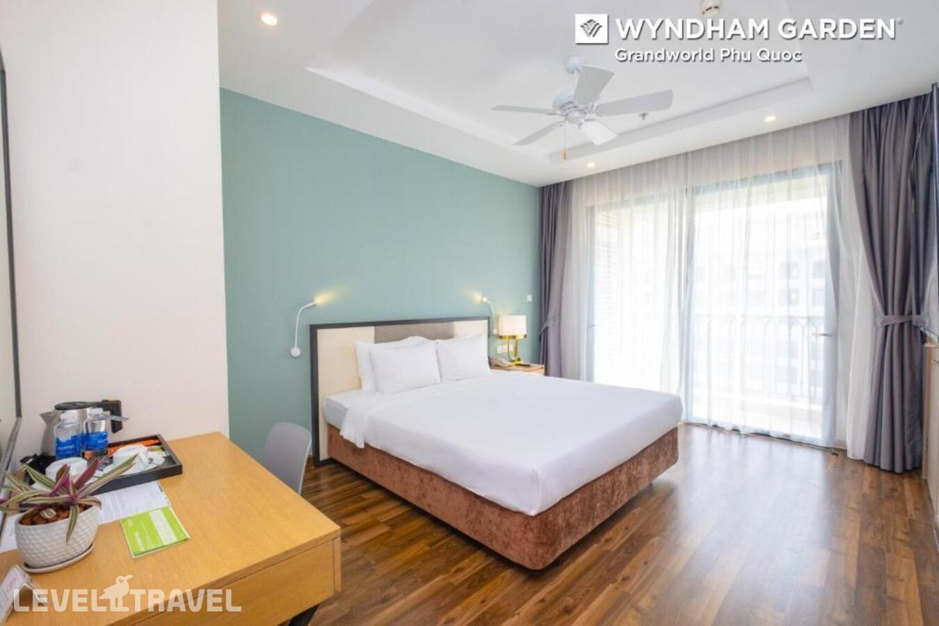 фотографии номера Улучшенный номер отеля Wyndham Garden Grandworld Phu Quoc в Вьетнам(Фукуок) - фото №1