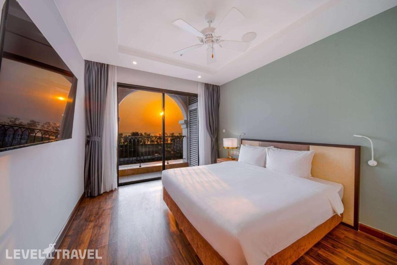 фотографии номера Улучшенный с видом на бассейн отеля Wyndham Garden Grandworld Phu Quoc в Вьетнам(Фукуок) - фото №4