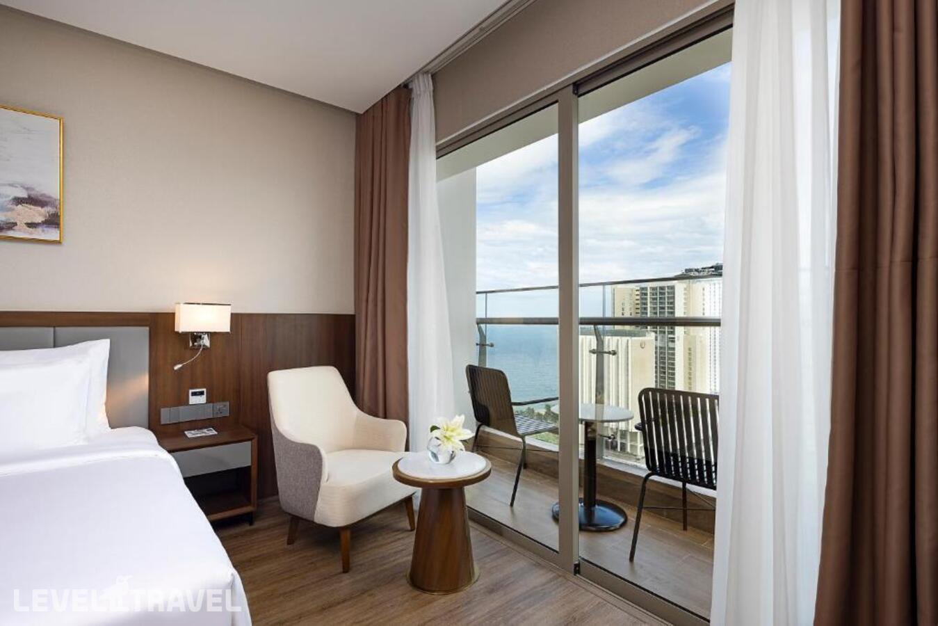 фотографии номера Улучшенный номер отеля Annova Hotel Nha Trang в Вьетнам(Нячанг) - фото №3