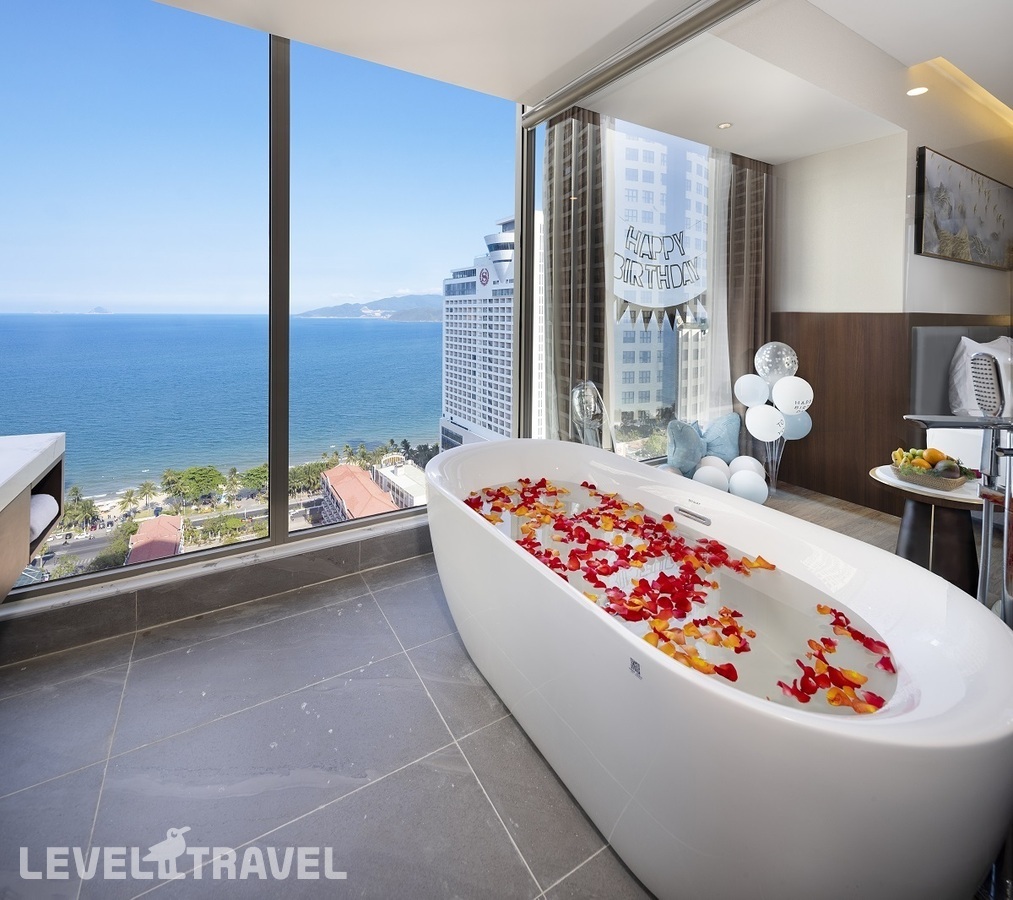 фотографии номера Делюкс премьер отеля Annova Hotel Nha Trang в Вьетнам(Нячанг) - фото №2