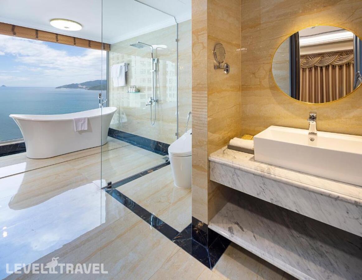 фотографии номера Люкс президентский отеля Annova Hotel Nha Trang в Вьетнам(Нячанг) - фото №2