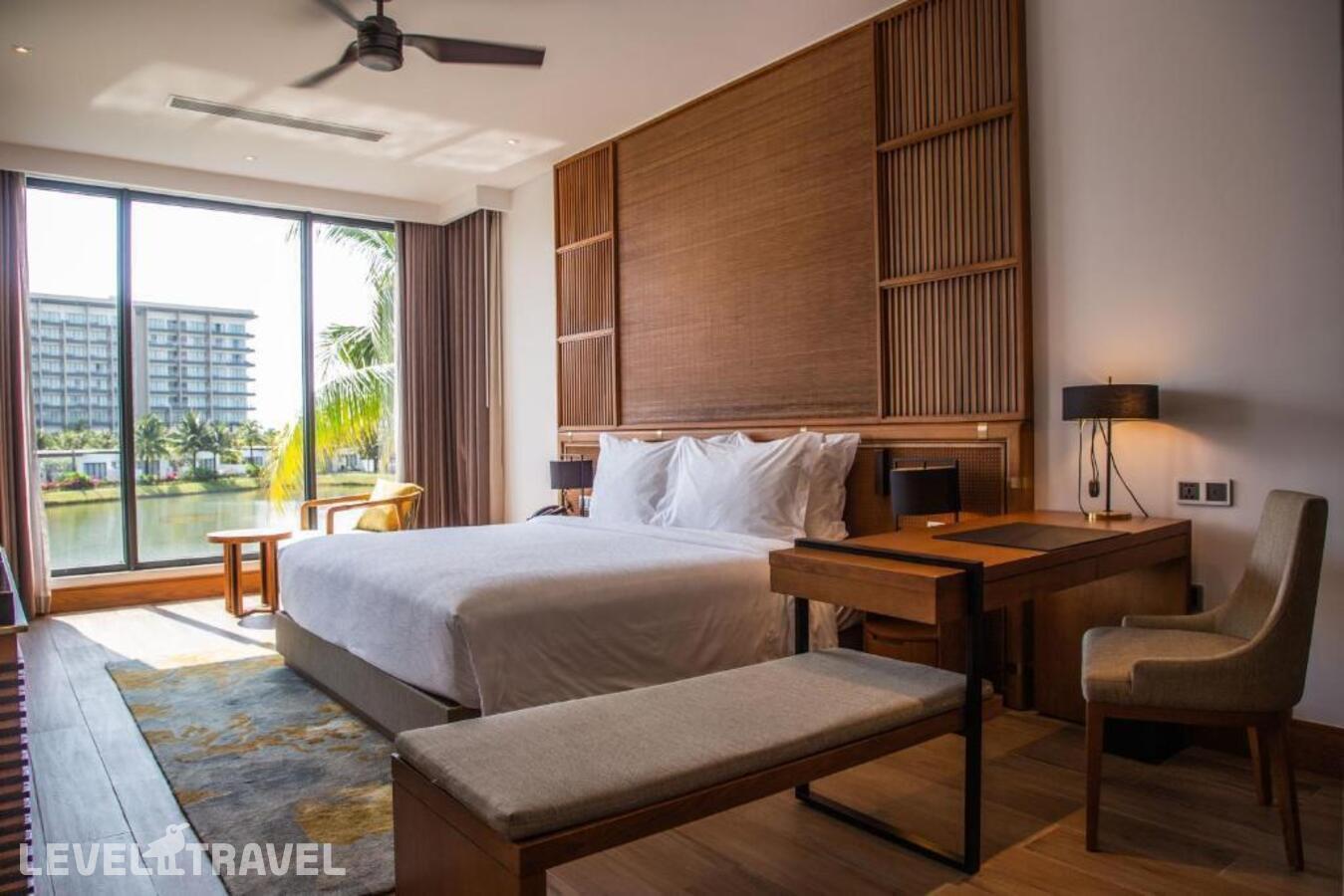 фотографии номера Вилла с видом на озеро (3 спальни) отеля Mövenpick Villas & Residences Phu Quoc в Вьетнам(Фукуок) - фото №5