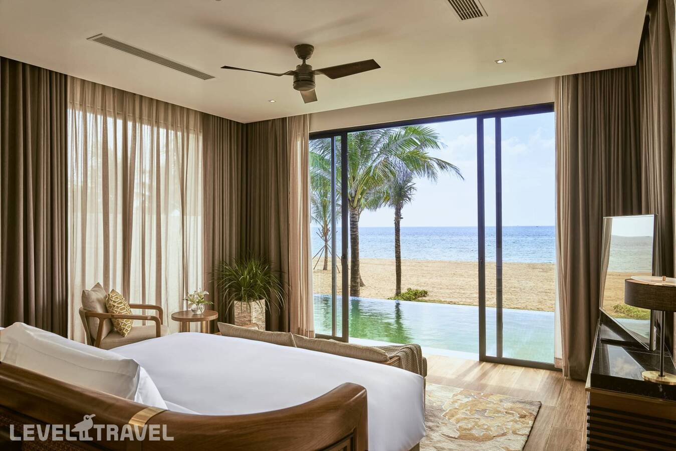 фотографии номера Вилла с видом на море (3 спальни)	 отеля Mövenpick Villas & Residences Phu Quoc в Вьетнам(Фукуок) - фото №1
