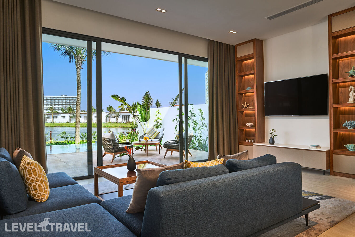 фотографии номера Вилла семейная (3 спальни) отеля Mövenpick Villas & Residences Phu Quoc в Вьетнам(Фукуок) - фото №6
