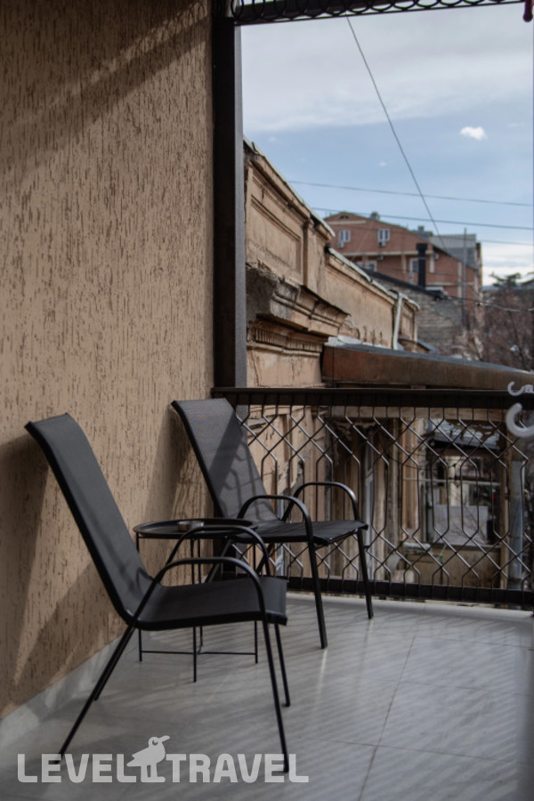 фотографии номера Делюкс с балконом отеля Kazma Boutique Hotel в Грузия(Тбилиси) - фото №9